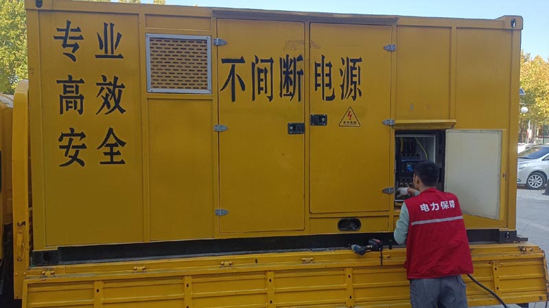 乌海柴油发电机组和UPS电源配合使用时，如何避免切换过程中的电力中断？